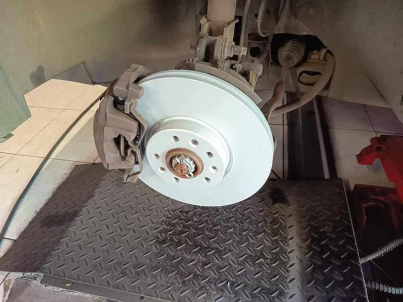 Garage pour changement de pneus, L'Étang-Salé, Progom