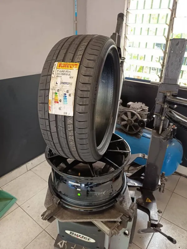 Garage pour changement de pneus, L'Étang-Salé, Progom