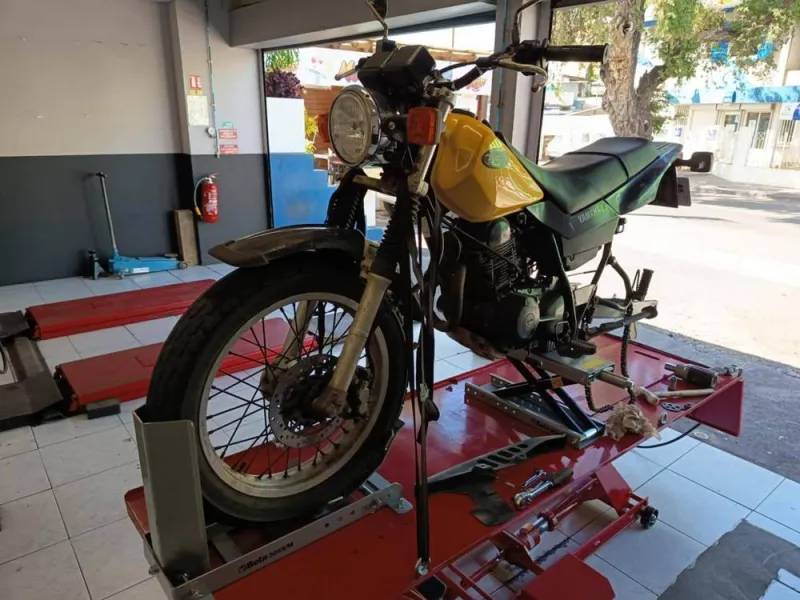 Garage pour changement de pneus, L'Étang-Salé, Progom